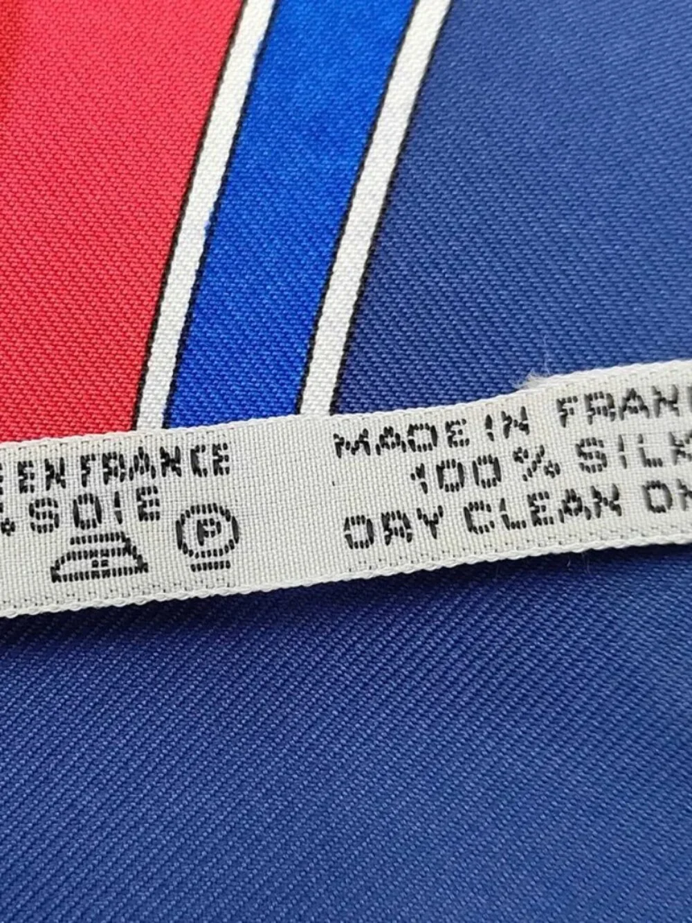 Hermès Silk Twill Scarf - Picture 3 of 9